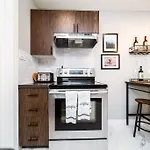 Park Life Retreat - King Bed - Pet Friendly - Sleeps 6