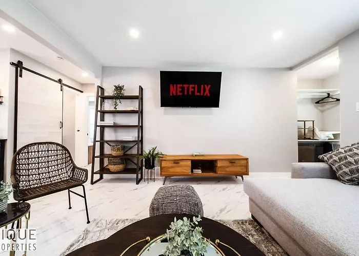 Park Life Retreat - King Bed - Pet Friendly - Sleeps 6