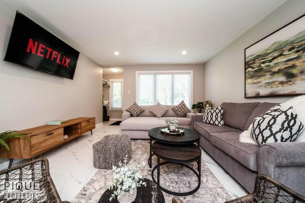 Apartment Park Life Retreat - King Bed - Pet Friendly - Sleeps 6 *