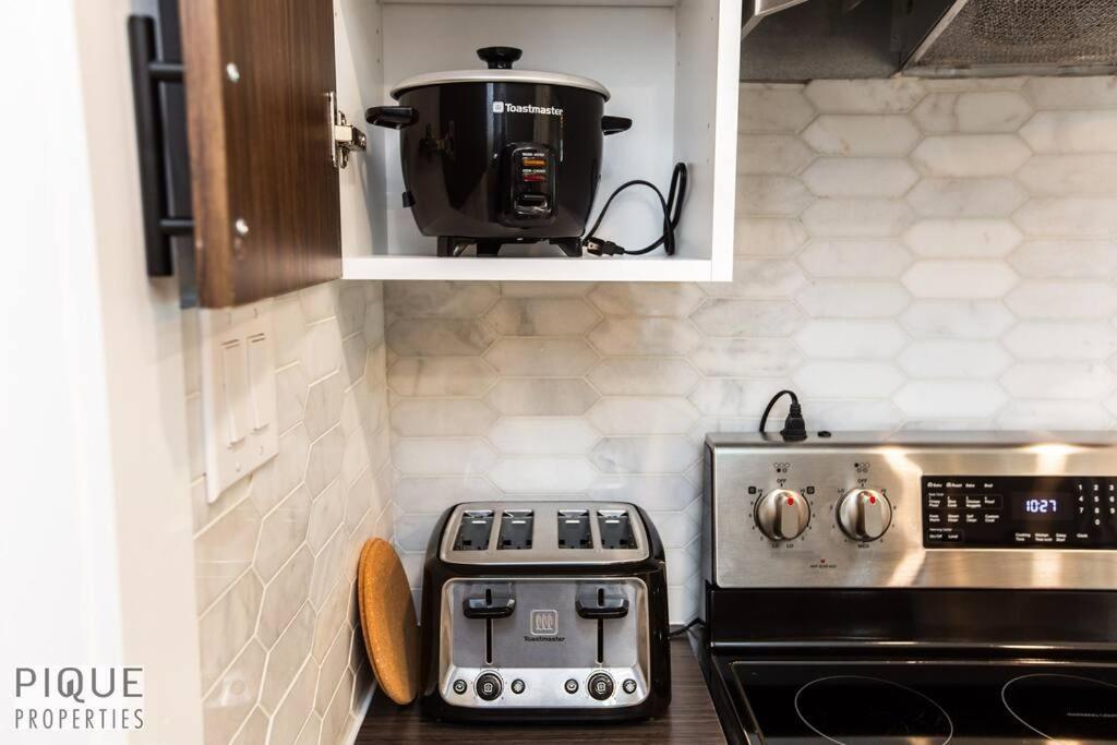 Park Life Retreat - King Bed - Pet Friendly - Sleeps 6 *