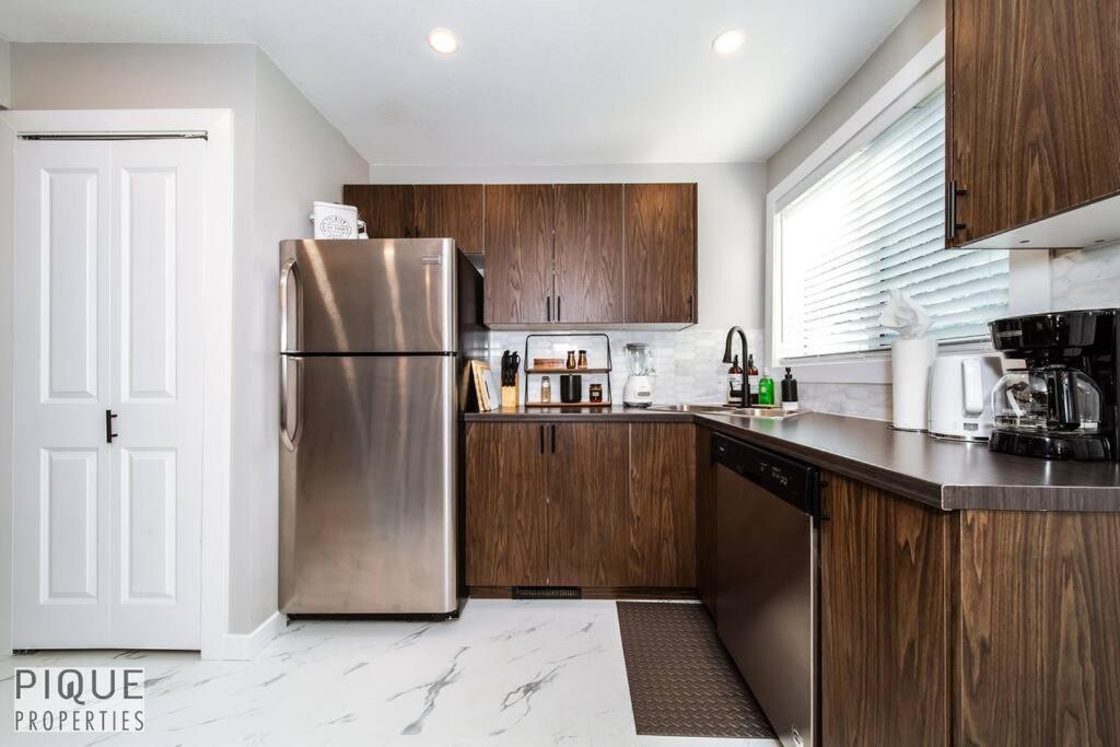 Park Life Retreat - King Bed - Pet Friendly - Sleeps 6 Apartment